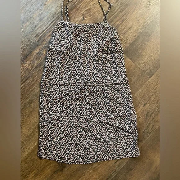 Brandy Melville floral slip dress - Picture 2 of 4